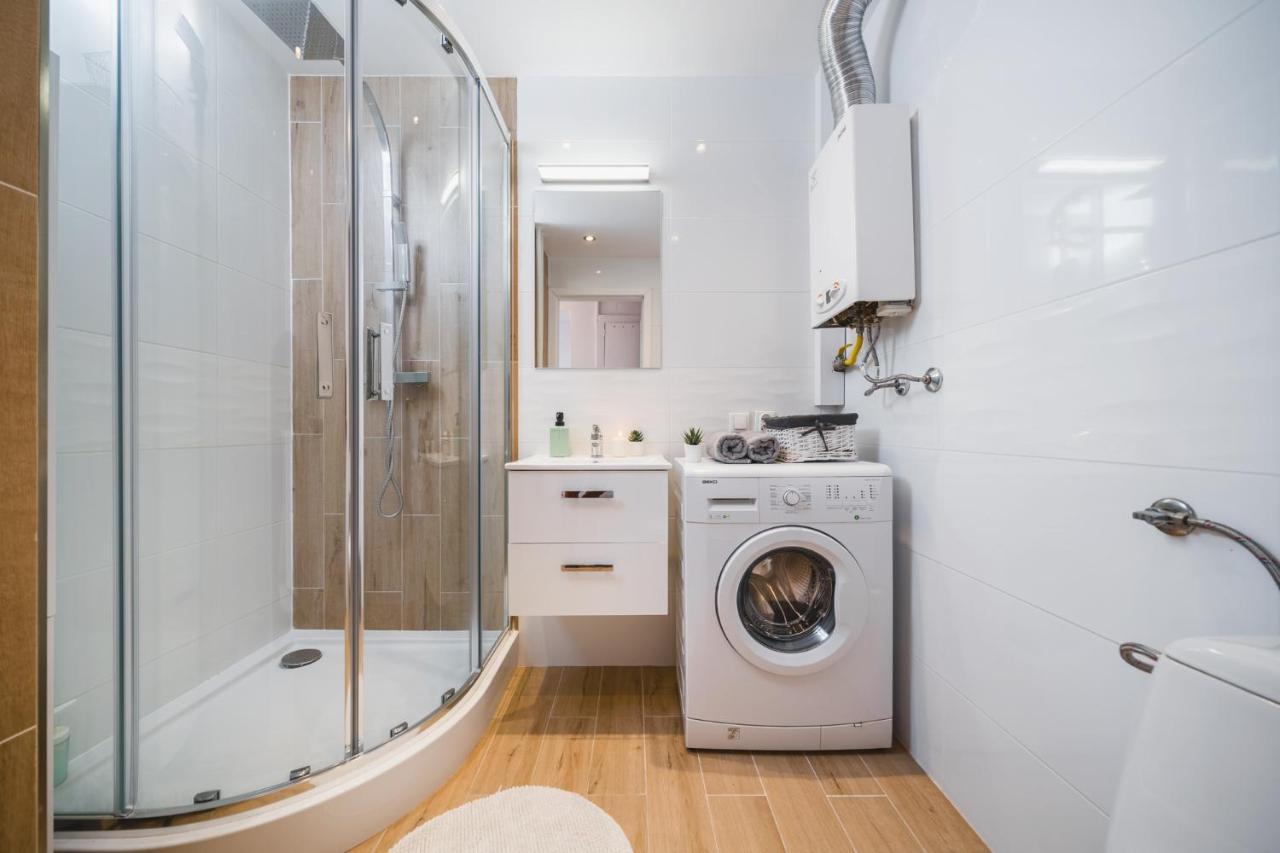 Sunshine Parkside Hideaway - 3 Bedroom - By Upstairs Красков Екстериор снимка